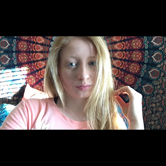 Meet your Posher, Alana - Picture 1 of 1